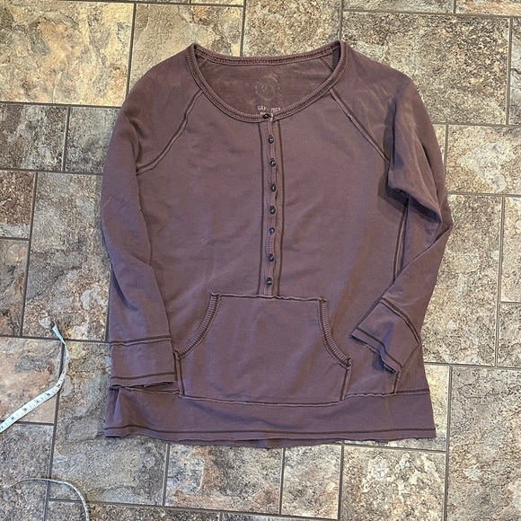 GAP Tops - GAP Brown T-Shirt with Red XL Print